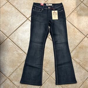 NWT Lei Sophia Hipster Flare Jeans Women's (juniors) size 7